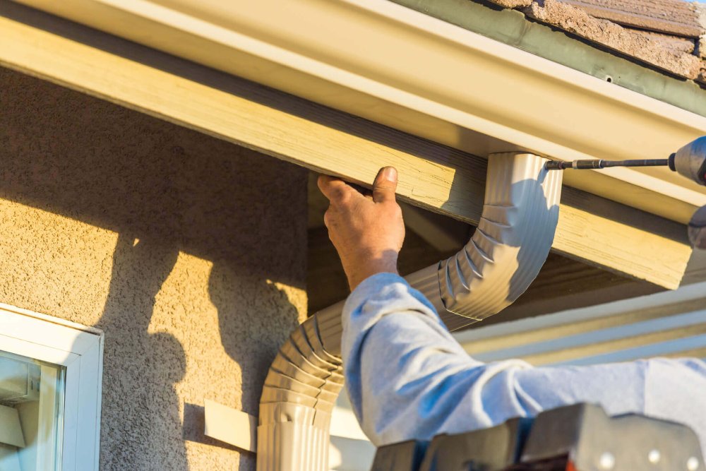 average price of seamless gutters