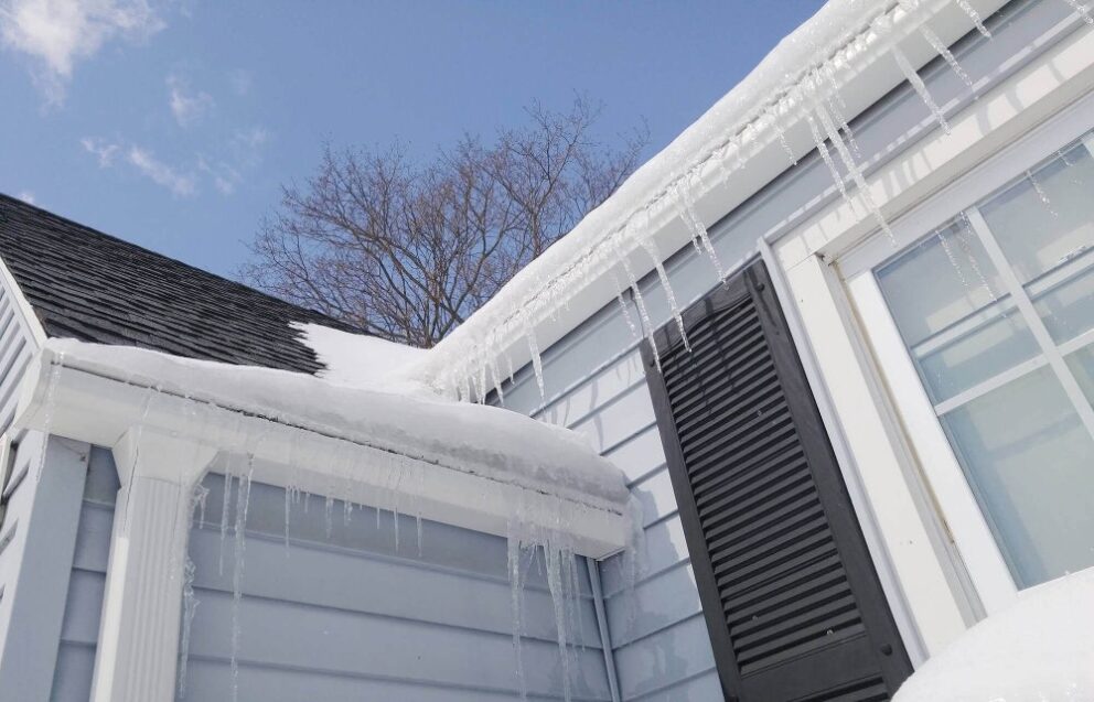what causes a roof to leak